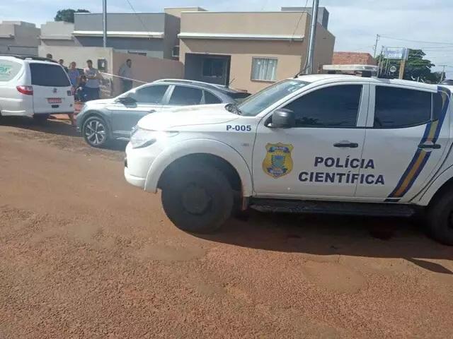 Em São Gabriel do Oeste, homem é morto a tiros quando trocava fralda do filho dentro de casa 