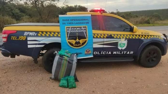 Polícia apreende droga durante atendimento de acidente de trânsito 
