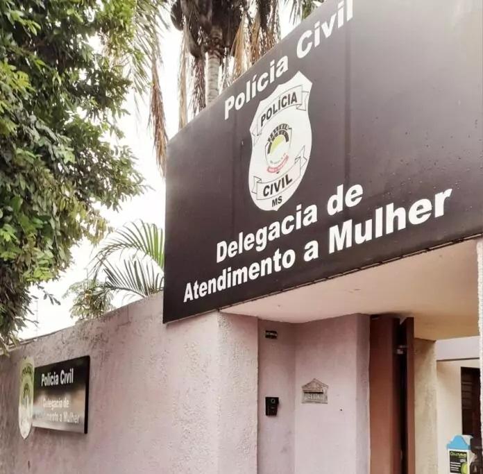 De vítima a autor: Homem é preso ao denunciar a ex por furto de celular 