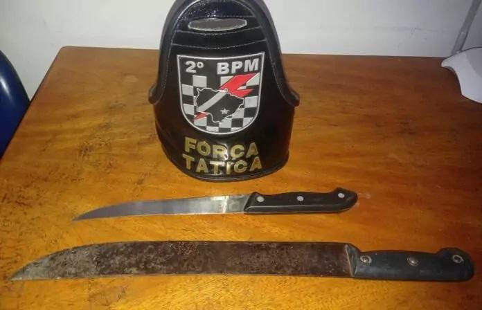 Depois de ameaçar de morte, homem é preso com facão próximo da casa de ex pela Força Tática