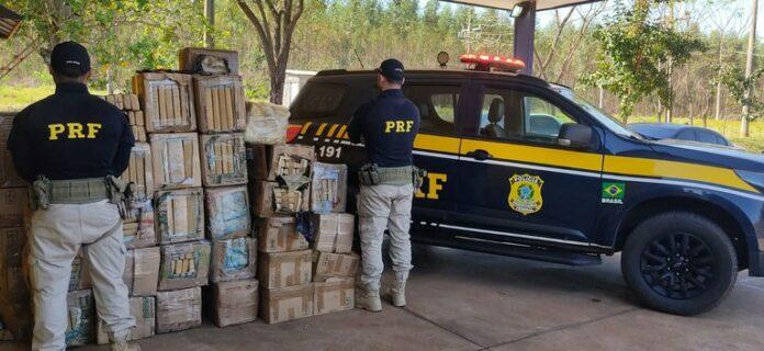 Em abordagem, PRF apreende 1 tonelada de maconha em caminhão na BR 262