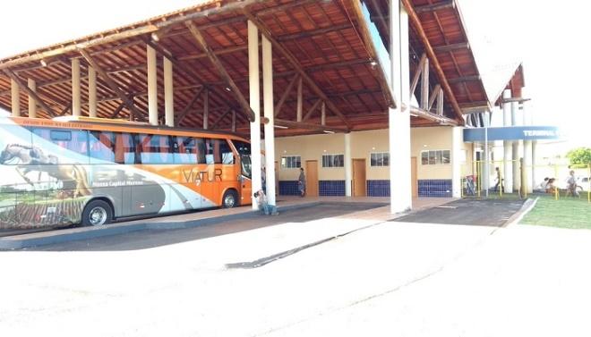 Homem é preso vendendo cocaína na rodoviária, em Ribas do Rio Pardo
