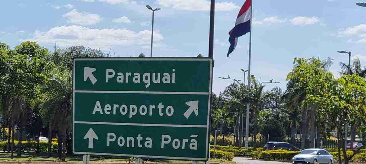 Pistoleiros disparam mais de 50 tiros contra casa de juízas na fronteira com Mato Grosso do Sul Pistoleiros disparam mais de 50 tiros contra casa de juízas na fronteira com Mato Grosso do Sul
