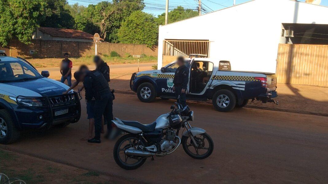 Depois de bater na própria mãe, homem apanha dos irmãos e se esconde em Posto de Saúde Depois de bater na própria mãe, homem apanha dos irmãos e se esconde em Posto de Saúde