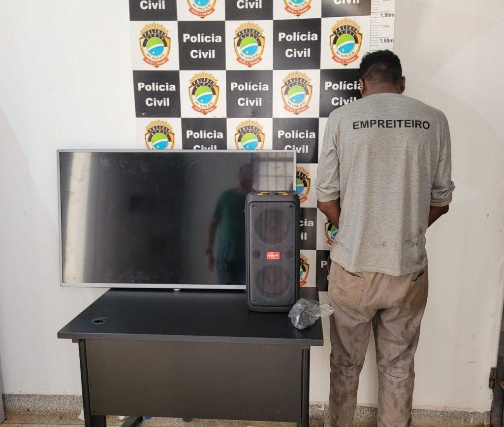 Ladrão é preso em flagrante horas após furtar objetos de comércio em Brasilândia