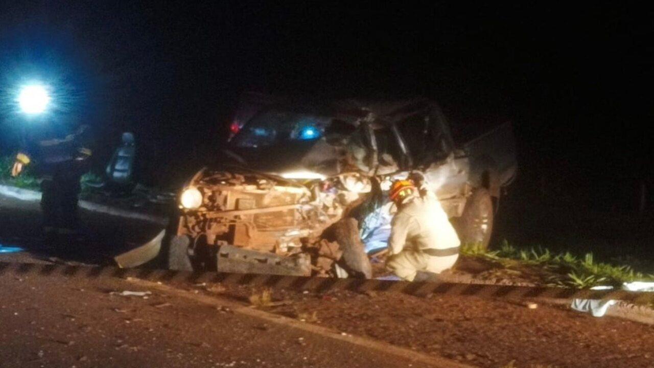 Motorista morre ao colidir caminhonete em caminhão na MS-134, próximo a Nova Andradina
