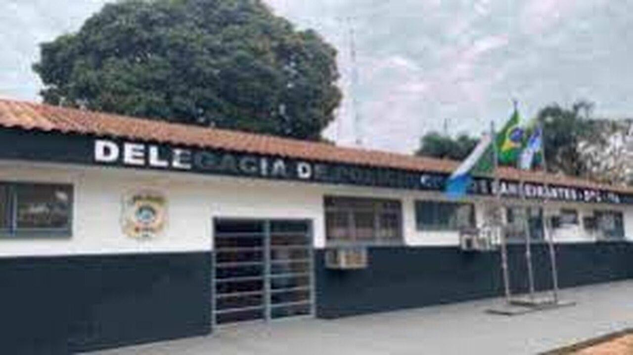 Mulher manda mensagens e pede socorro por ser mantida em cárcere por marido por dívida de R$ 8 mil Mulher manda mensagens e pede socorro por ser mantida em cárcere por marido por dívida de R$ 8 mil