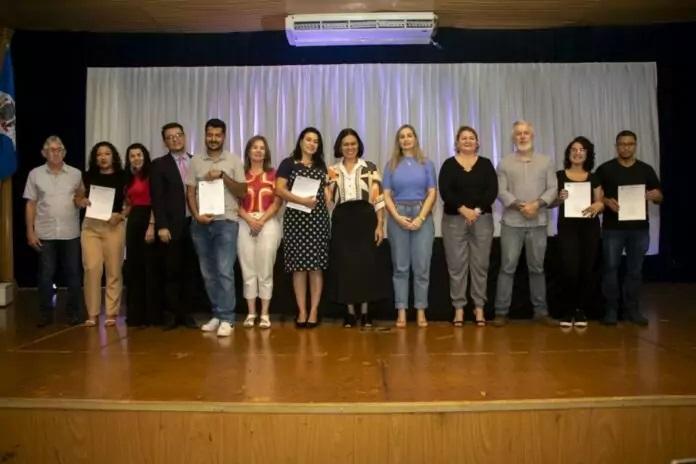 Prefeitura convoca 54 professores aprovados para cerimônia de posse na quarta-feira (06)