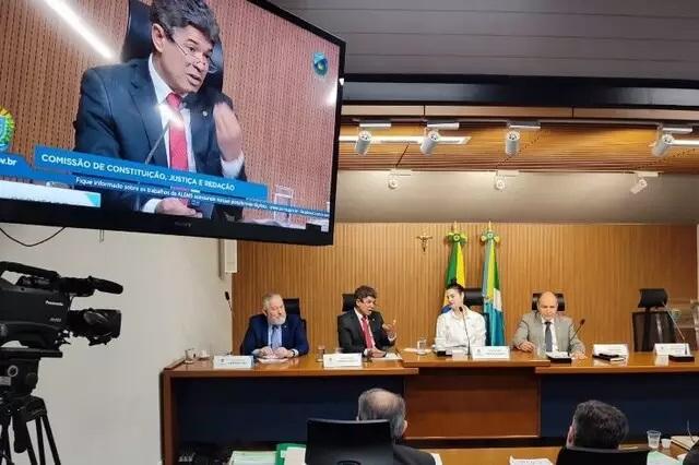 Projeto de Lei obriga agressor de mulher a ressarcir SUS por gastos médicos 
