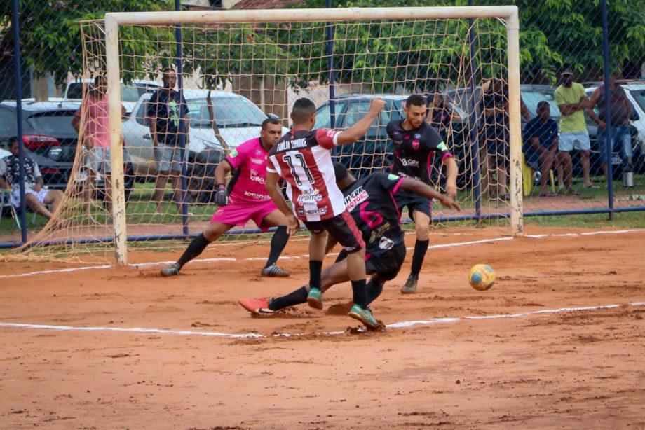 4ª Copa das Comunidades entra na fase final, e 16 times vão disputar as oitavas de finais, no domingo (15) 4ª Copa das Comunidades entra na fase final, e 16 times vão disputar as oitavas de finais, no domingo (15)
