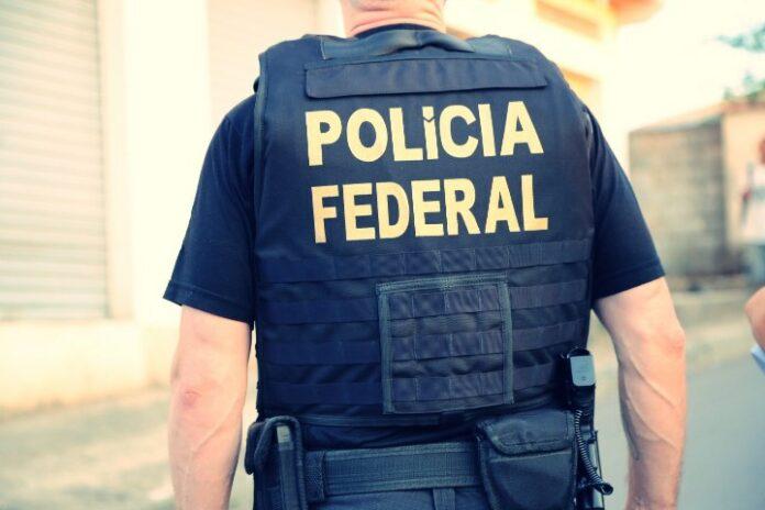 Haitianos são presos em flagrante pela Polícia Federal por usarem documentos falsos em Três Lagoas