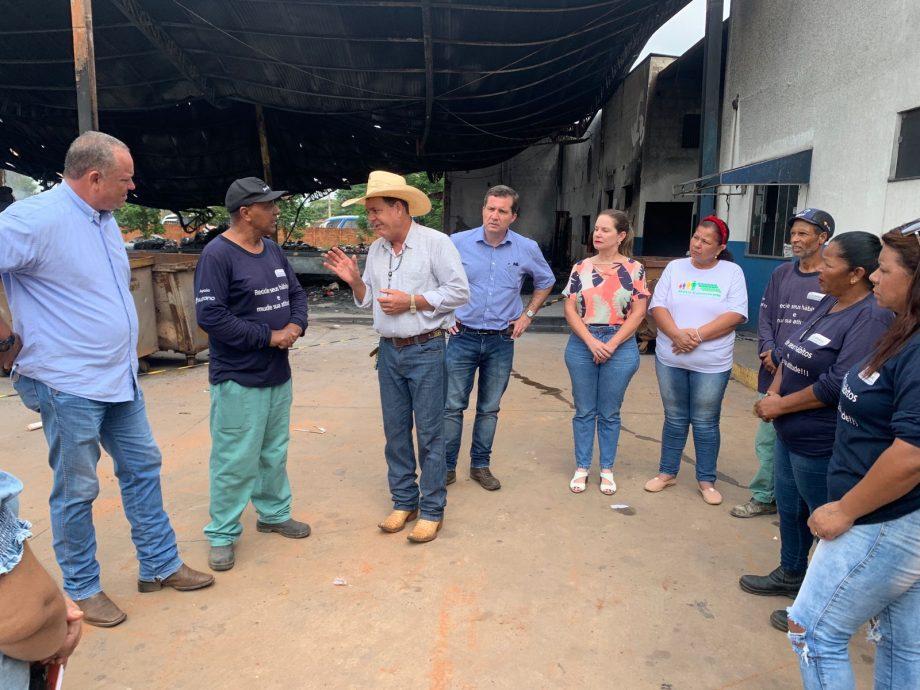 APÓS INCÊNDIO – União de Empresas e Prefeitura garante apoio às 20 famílias da Cooperativa Arara Azul