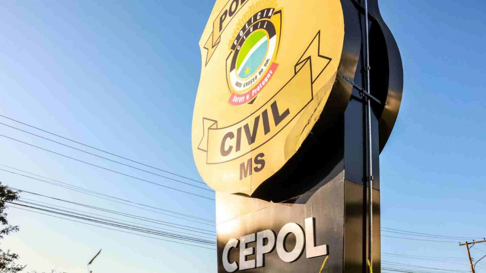 Homem morre em confronto após tomar arma de PM e tentar matar esposa a facadas em Campo Grande
