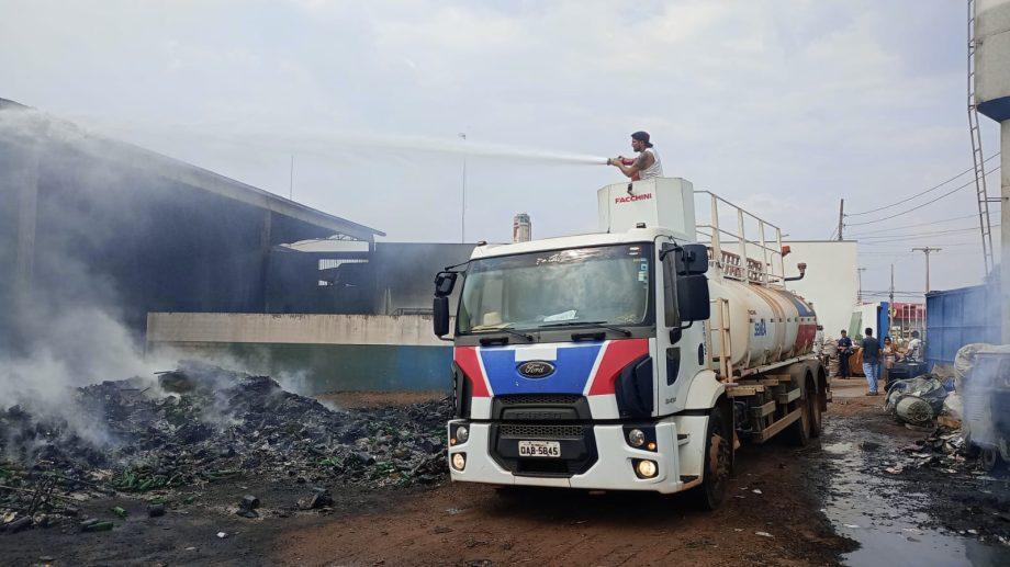 Incêndio na Cooperativa Arara Azul: Resposta rápida e colaborativa marca combate às chamas