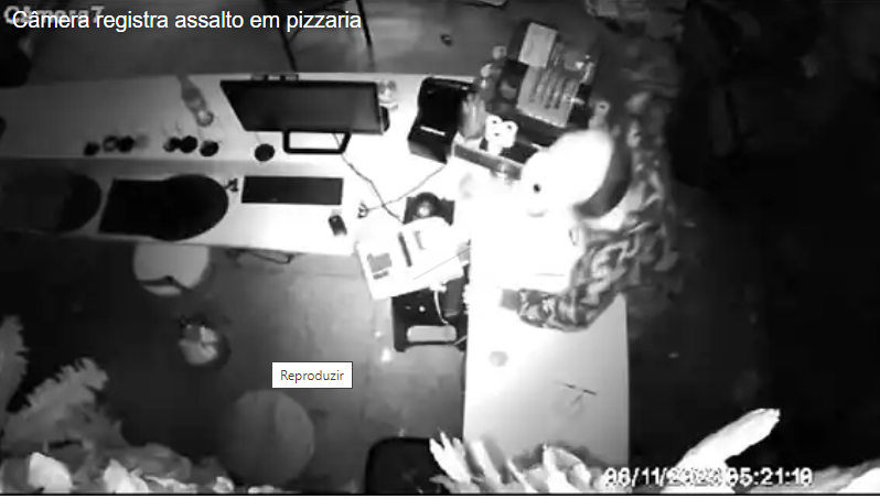 Ladrão que invadiu e furtou pizzaria na Rua João Dantas agiu em menos de 1 minuto 