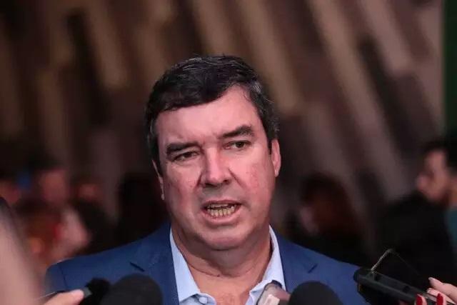 Eduardo Riedel entrega obra da MS-320 em Três Lagoas 