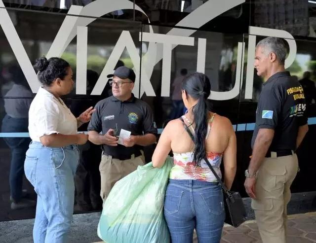 Operação Rodovida faz alerta sobre segurança a passageiros de ônibus de viagem