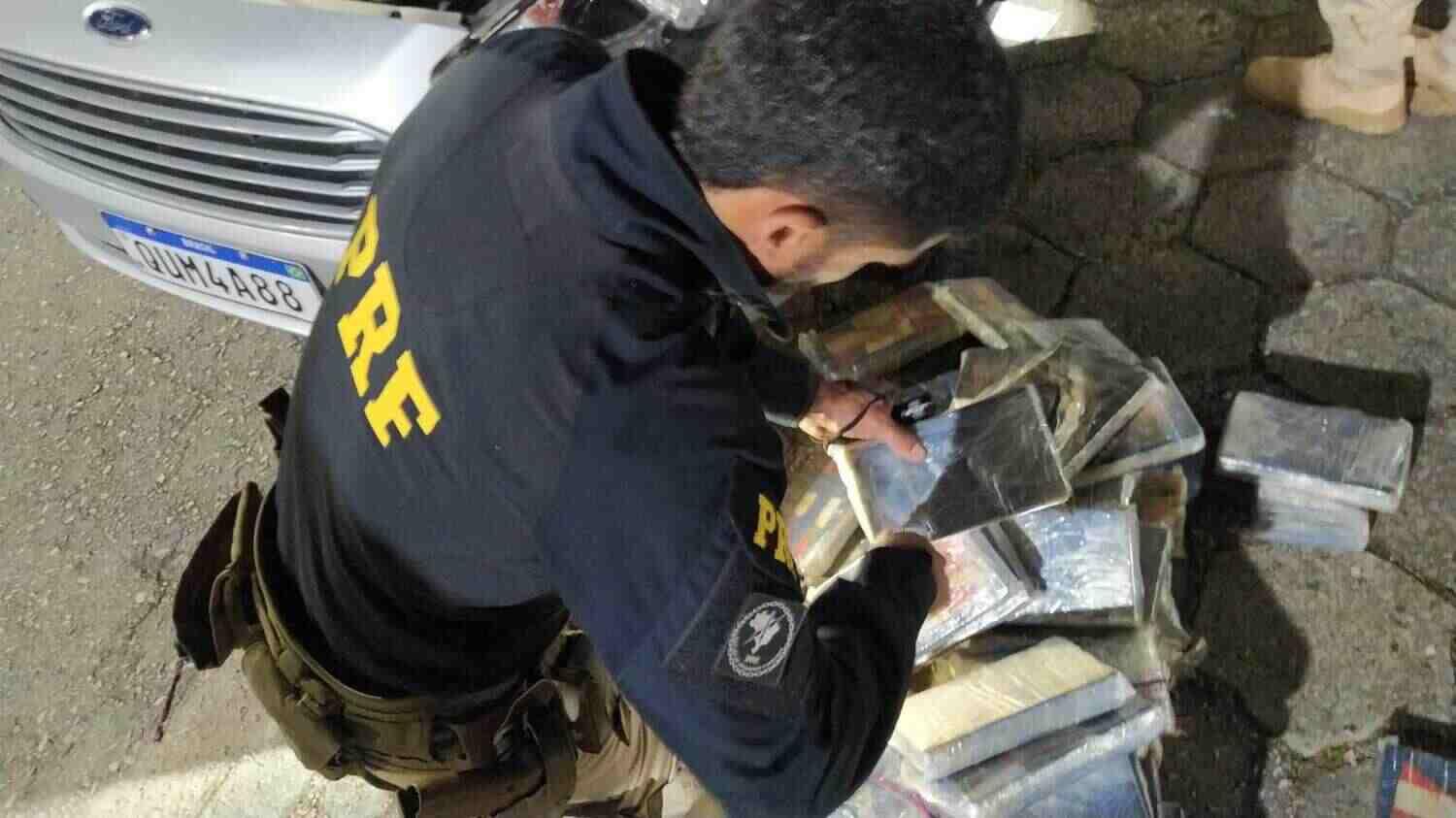 Policial penal de MS é preso em Santa Catarina com mais de 50 quilos de cocaína Policial penal de MS é preso em Santa Catarina com mais de 50 quilos de cocaína