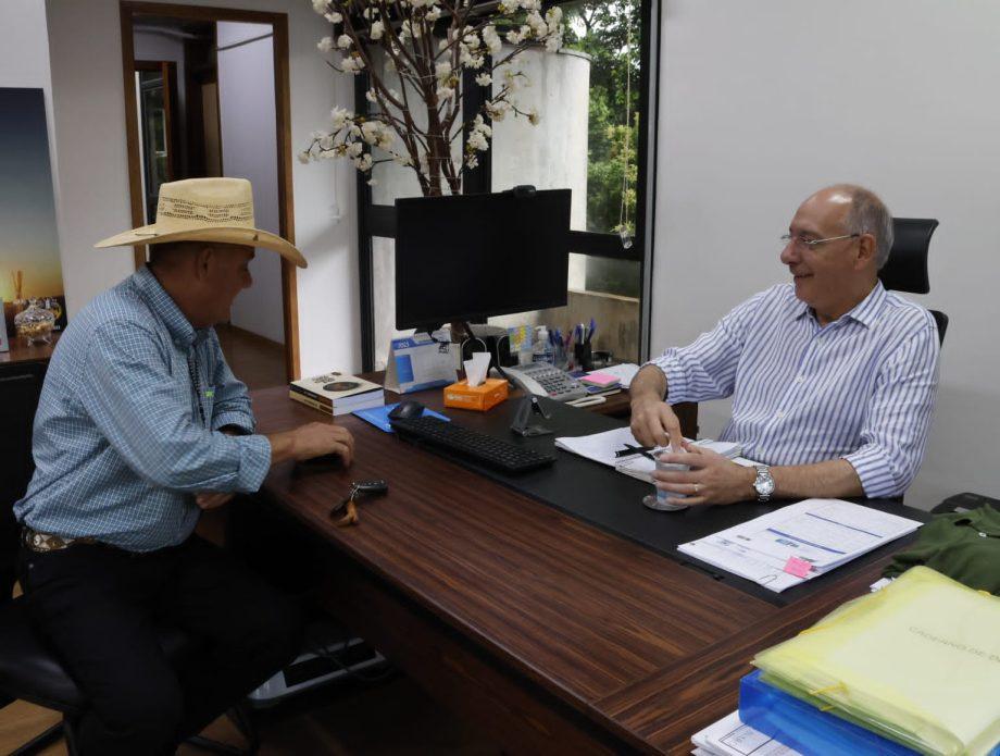 Prefeitura de Três Lagoas celebra convênio para transferência da administração do Aeroporto Municipal ao Governo do Estado Prefeitura de Três Lagoas celebra convênio para transferência da administração do Aeroporto Municipal ao Governo do Estado