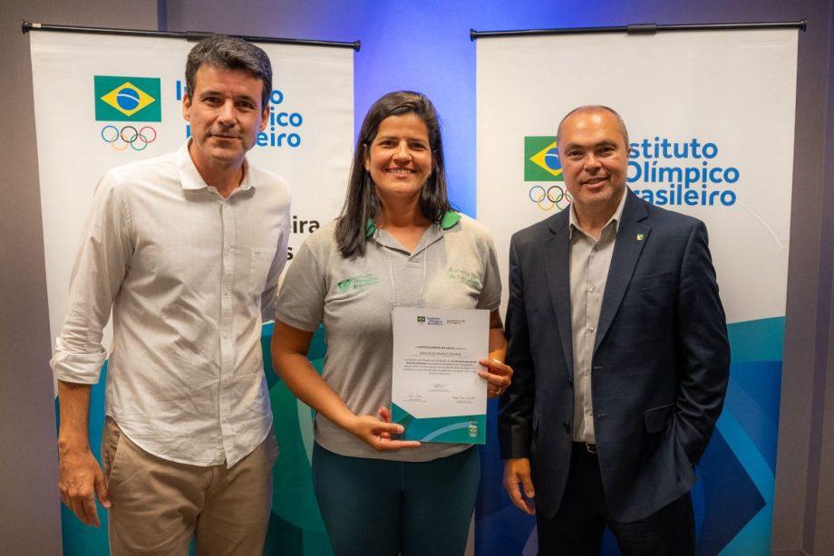 Professora Ana Rita é reconhecida pelo Comitê Olímpico e integra grupo seleto