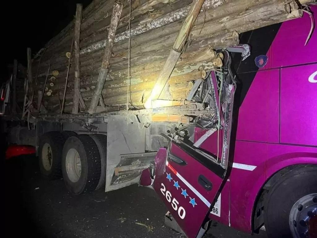 Tragédia: sobe pra três o número de mortos em acidente com ônibus de Três Lagoas 