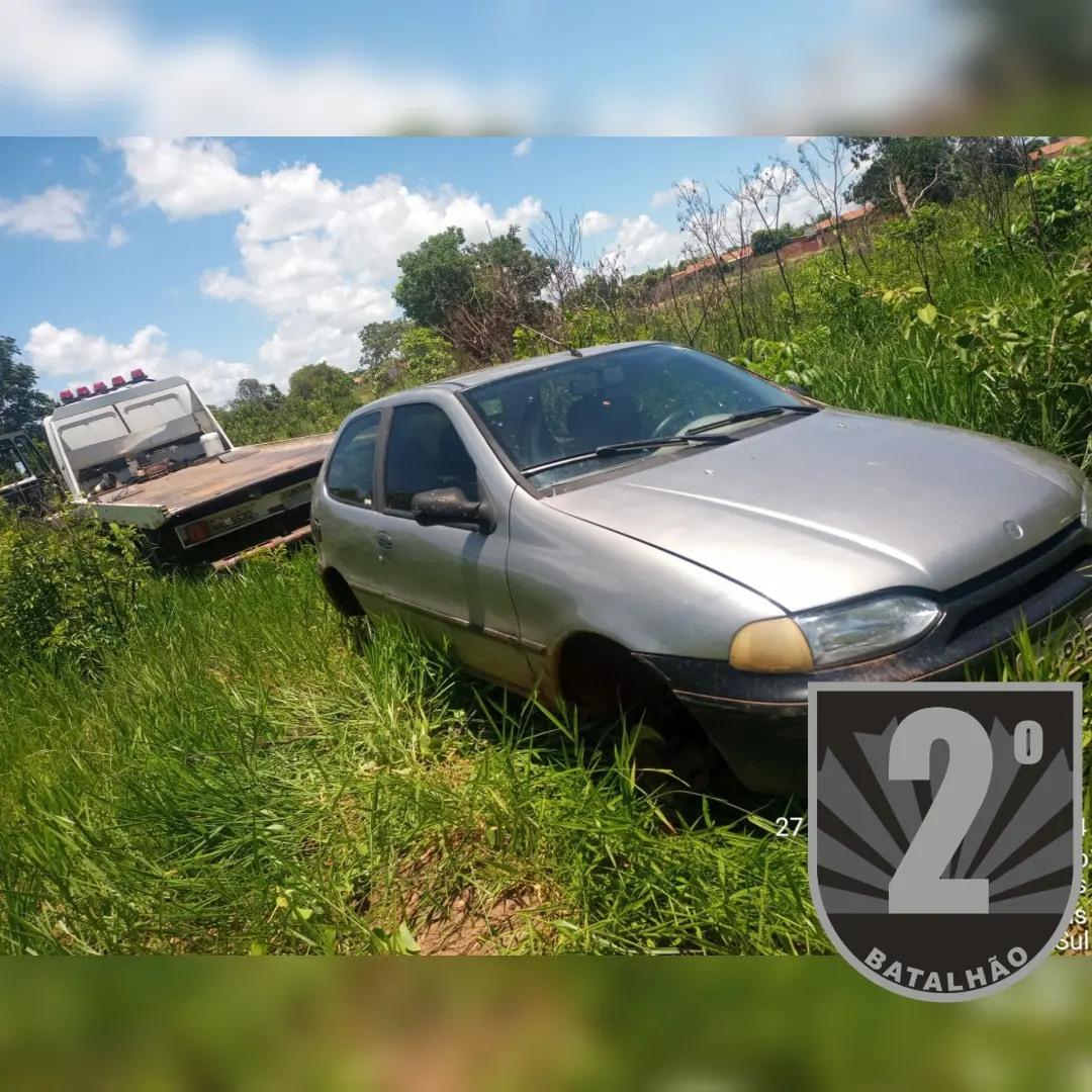Carro furtado na feira central de Três Lagoas é encontrado no bairro bairro Jardim das Violetas