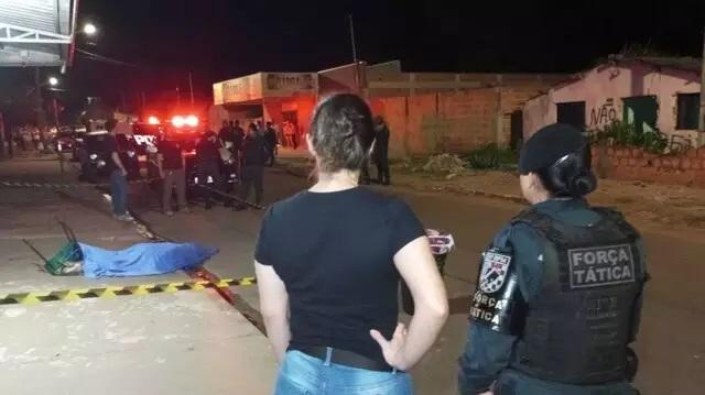 Dono de conveniência foi morto com mais de 7 tiros por homens em carro 