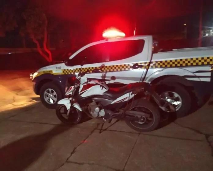 Moto furtada da frente de residência é recuperada oito dias depois pelo 2°BPM Moto furtada da frente de residência é recuperada oito dias depois pelo 2°BPM