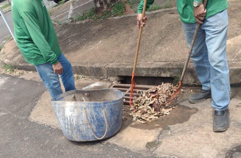 PERÍODO DE CHUVA – Defesa Civil alerta sobre bueiros obstruídos e pede colaboração da população