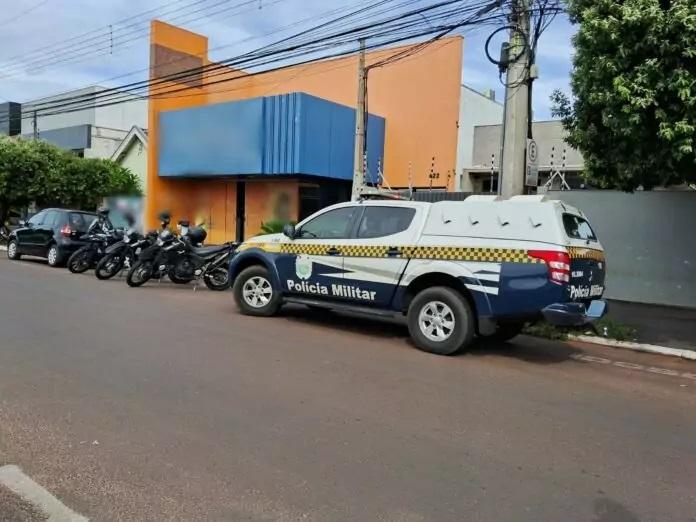 Barraco: Cliente nervoso agride funcionário e causa tumulto em loja de internet no Centro Barraco: Cliente nervoso agride funcionário e causa tumulto em loja de internet no Centro