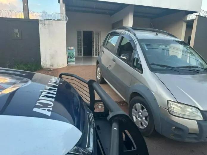 Carro furtado que foi trocado por “programa” é apreendido pela Força Tática no Novo Oeste