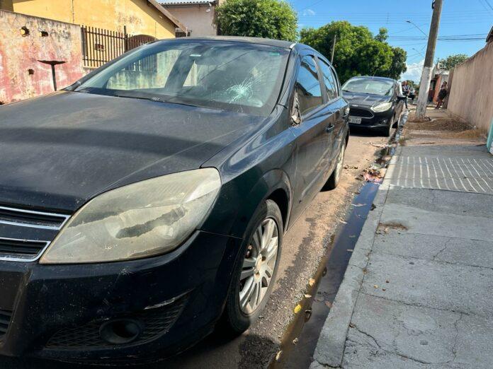 Criança não consegue parar bicicleta e bate contra para-brisa de carro no Paranapungá Criança não consegue parar bicicleta e bate contra para-brisa de carro no Paranapungá