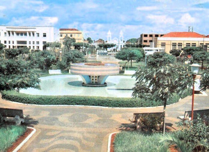 Histórias de Três Lagoas: as transformações da praça central; de Estação à Ramez Tebet Histórias de Três Lagoas: as transformações da praça central; de Estação à Ramez Tebet