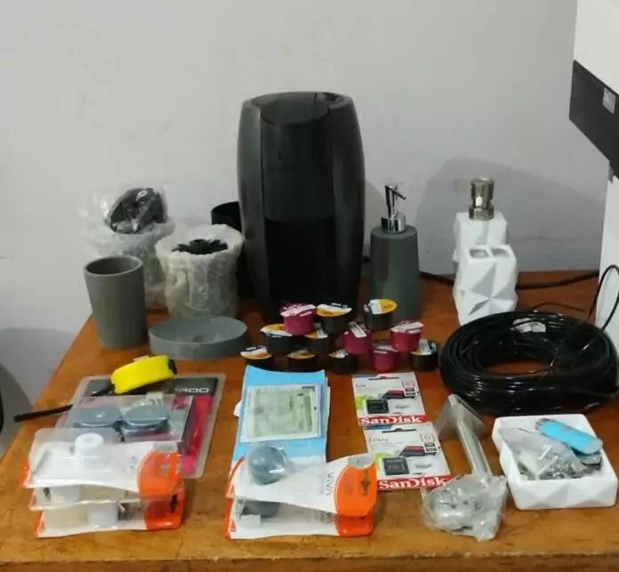 Ladrão é pego no flagra, pela Força Tática, tentando furtar escritório no centro de TL Ladrão é pego no flagra, pela Força Tática, tentando furtar escritório no centro de TL