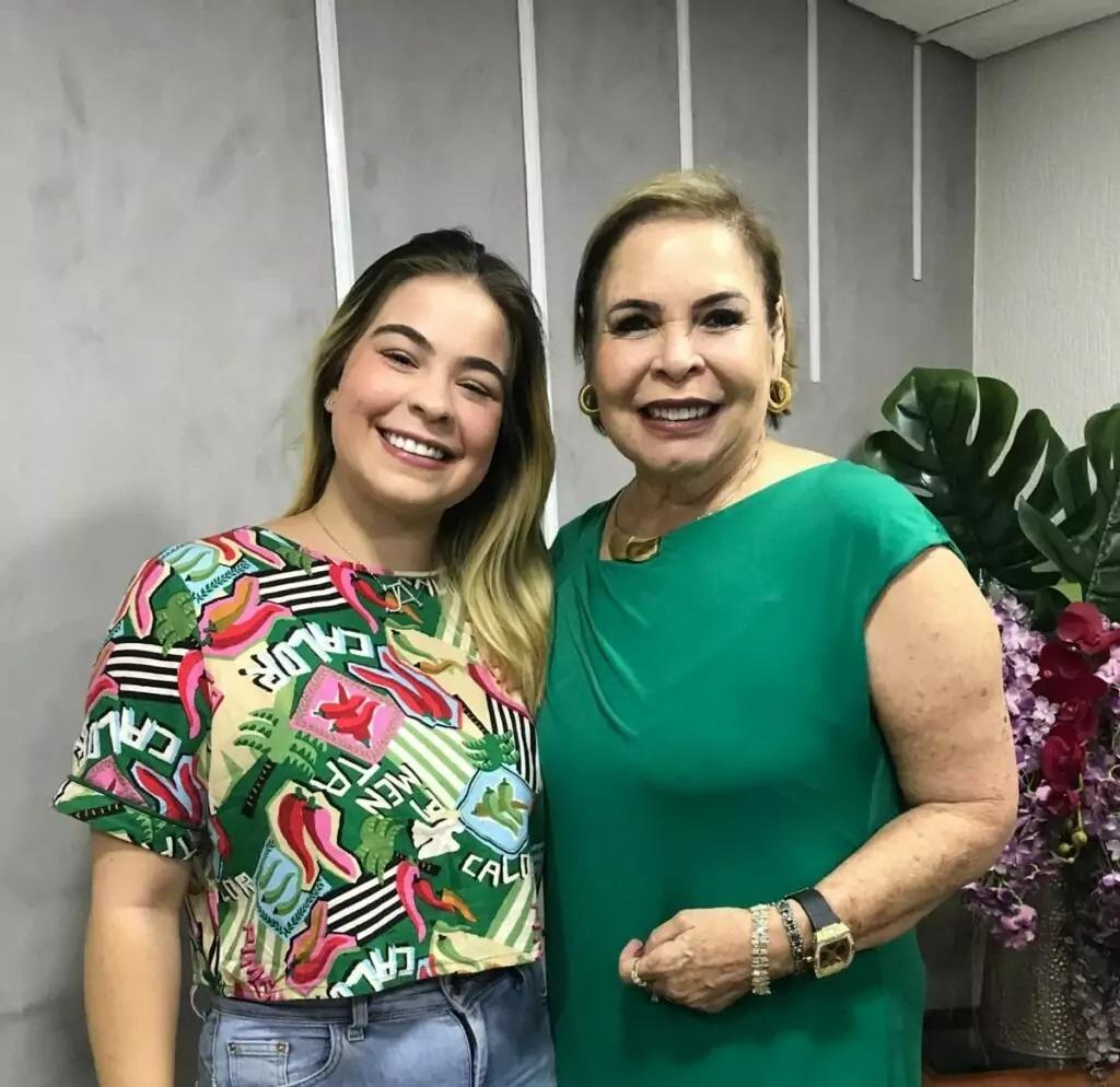Mãe e influencer, Camila Falco conta sobre a sua rotina nas redes sociais