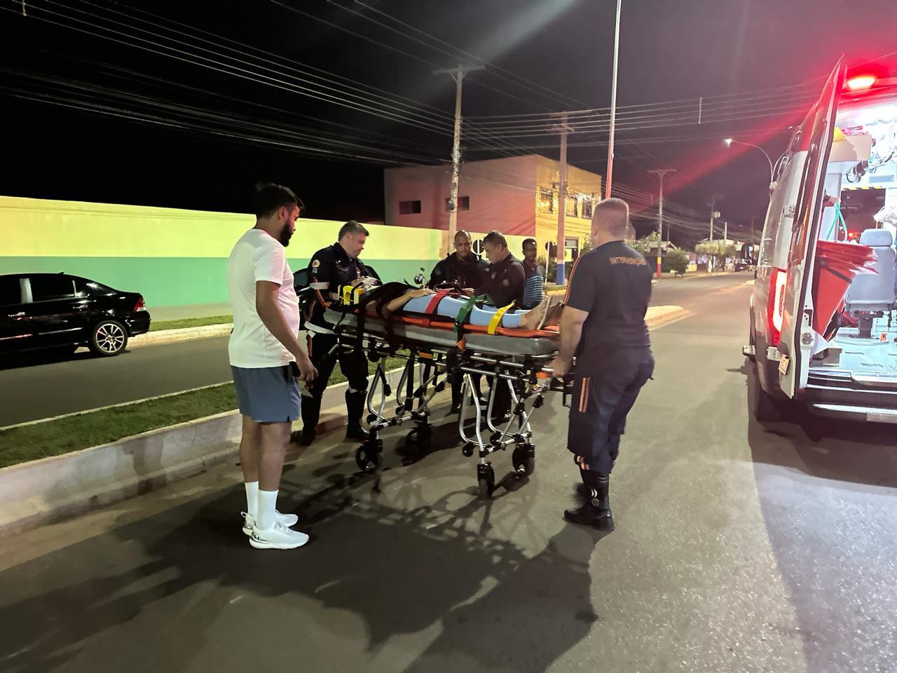 Motociclista desmaia e sofre queda em cruzamento do Santos Dumont e SAMU é acionado Motociclista desmaia e sofre queda em cruzamento do Santos Dumont e SAMU é acionado