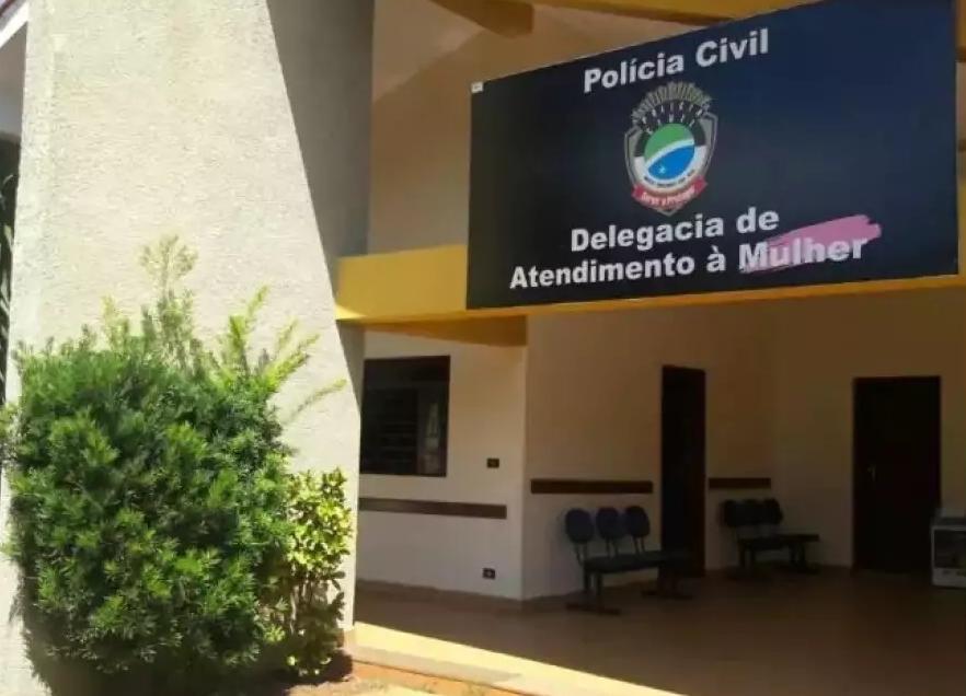Mulher é enforcada por companheiro e ameaçada após dizer que iria registrar BO no Ipê Mulher é enforcada por companheiro e ameaçada após dizer que iria registrar BO no Ipê