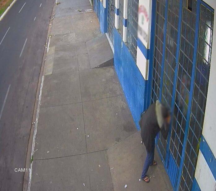 Responsável por mais de três furtos, “ladrão mascarado” é preso no Alto da Boa Vista