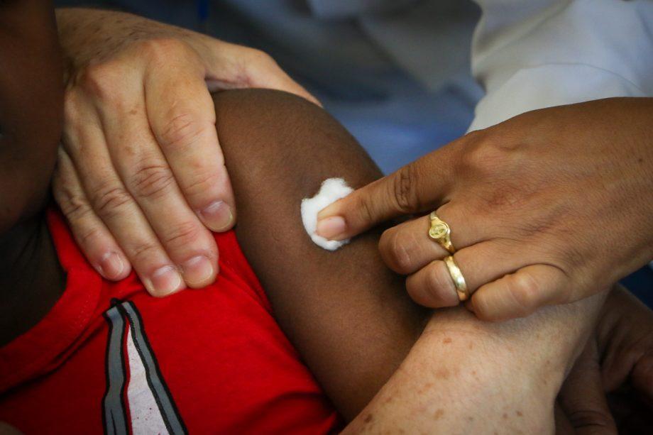 TL recebe 3.896 doses para iniciar vacinação contra dengue nesta quinta-feira (15)