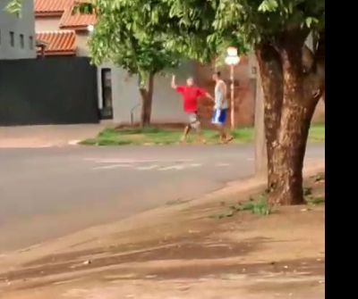 Vizinhos do Centro POP reclamam de moradores de rua que causam tumulto na vizinhança Vizinhos do Centro POP reclamam de moradores de rua que causam tumulto na vizinhança