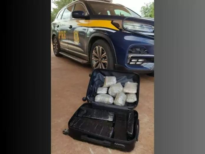 PRF de Três Lagoas prende uma pessoa com maconha e skunk na BR-262