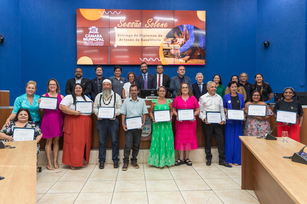 Artesões são homenageadas na Câmara Municipal de Três Lagoas 