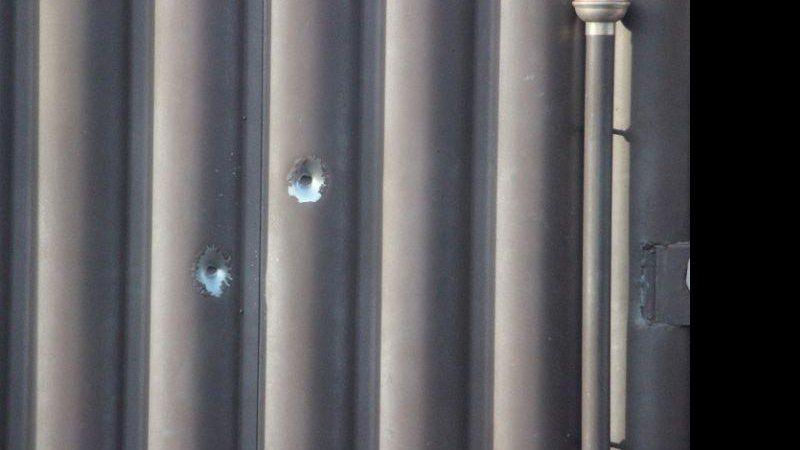 Comerciante é alvo de atentado a tiros em Três Lagoas Comerciante é alvo de atentado a tiros em Três Lagoas
