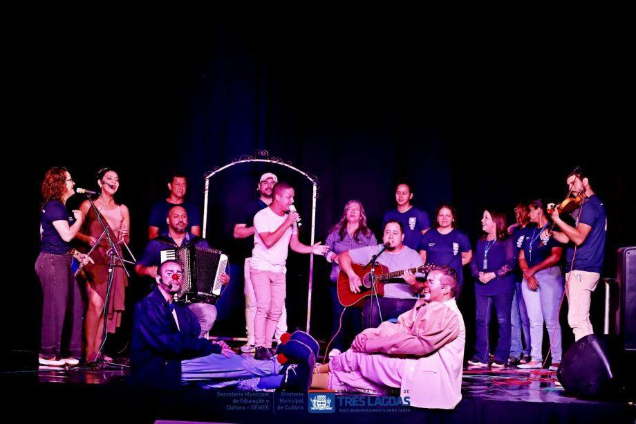 “Cultura em festa” reuniu pais, alunos e professores para um dia memorável “Cultura em festa” reuniu pais, alunos e professores para um dia memorável