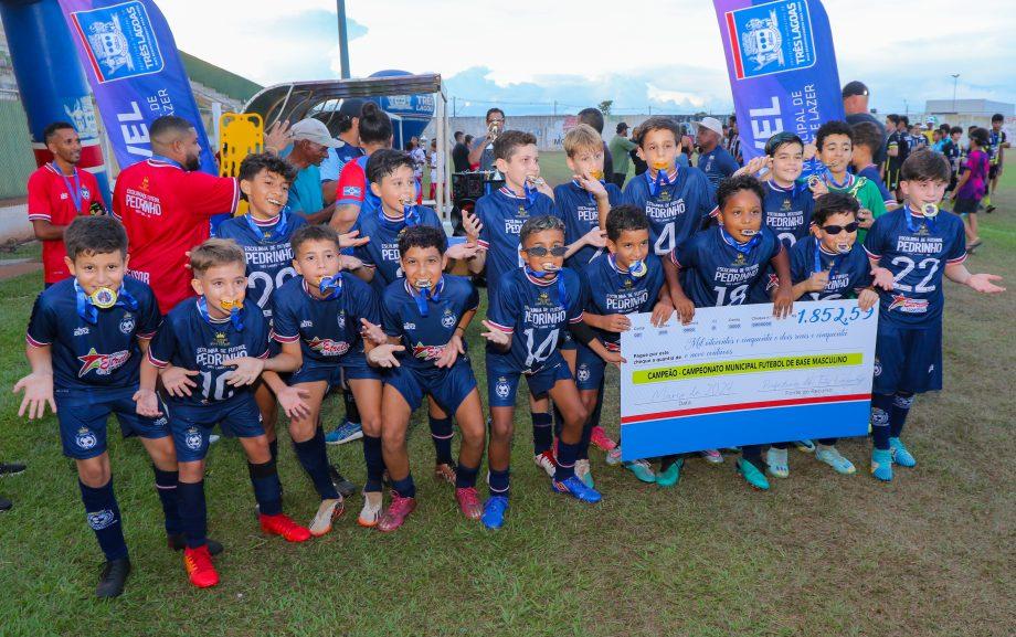 E.F. Pedrinho e EFMC Recanto do Galo são os campeões do Campeonato Municipal de Futebol Categoria de Base sub-11 e sub-15 E.F. Pedrinho e EFMC Recanto do Galo são os campeões do Campeonato Municipal de Futebol Categoria de Base sub-11 e sub-15