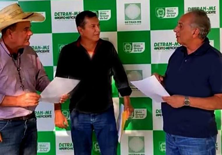 Guerreiro reúne-se com Presidente do Detran para tratar sobre o trânsito em Três Lagoas Guerreiro reúne-se com Presidente do Detran para tratar sobre o trânsito em Três Lagoas