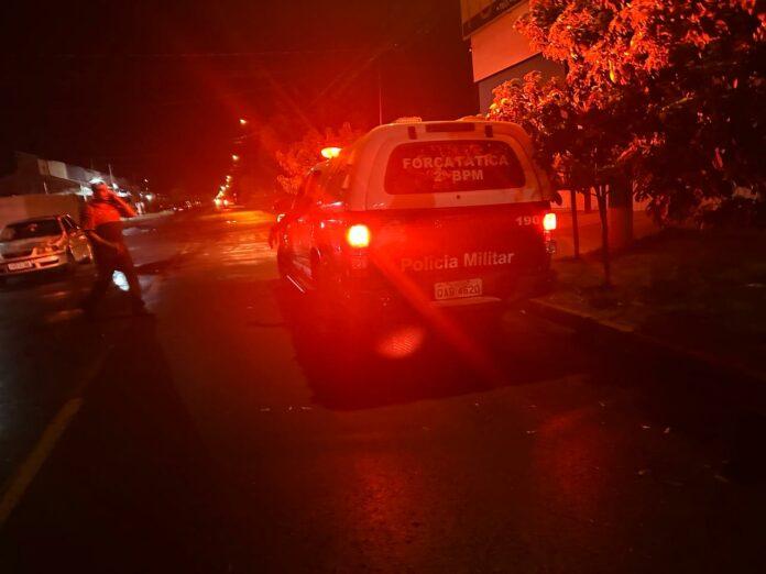 Homem é atingido com tiro na perna em bar no Santos Dumont II e Força Tática é acionada