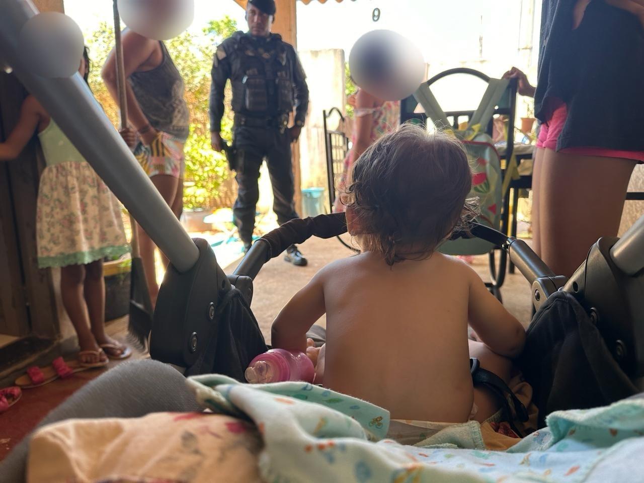 Homem que agrediu ex-esposa, crianças e bebê de seis meses é preso pela Força Tática Homem que agrediu ex-esposa, crianças e bebê de seis meses é preso pela Força Tática