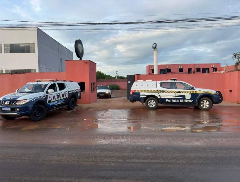 Homens tentam fugir após gastar R$ 8.790,00 em casa de show de Três Lagoas Homens tentam fugir após gastar R$ 8.790,00 em casa de show de Três Lagoas
