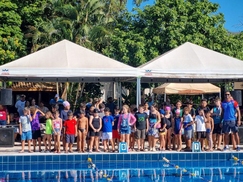 Jovens atletas de Três Lagoas conquistam 51 medalhas em Festival de natação 